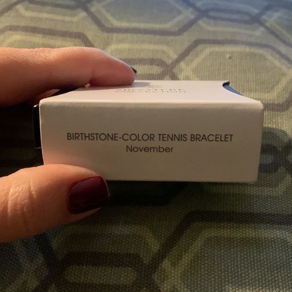 AVON - Birthstone - Color Tennis Bracelet ~November - Picture 4 of 4